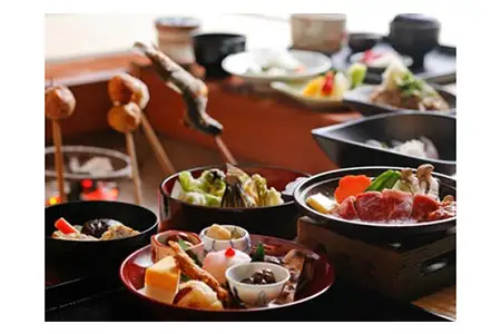 囲炉裏の宿飛騨ともえホテル　ペア食事券［D0014］