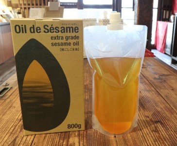 A265 粗ごしごま油 800ｇ箱入り 和田萬 