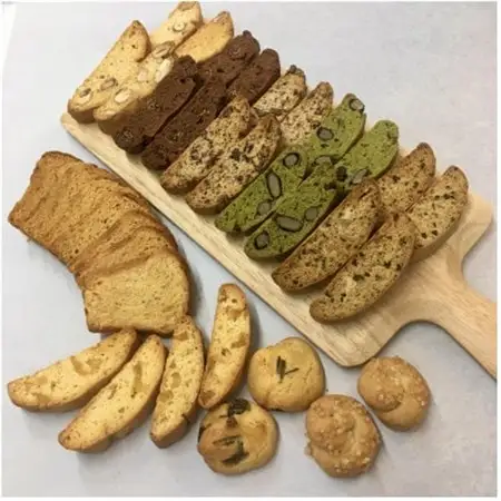 イタリア焼き菓子「カントゥッチ」他詰め合わせ　カントゥッチ6種、他焼き菓子2種とチーズ入りラスク【1332484】