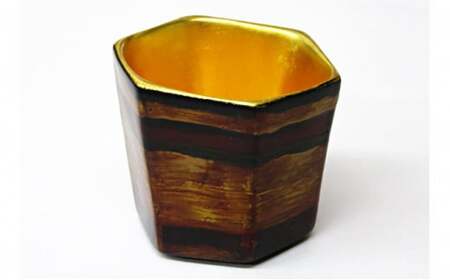乾漆盃 内金箔 酒器 民芸品 工芸品 伝統技術 麻布 塗り重ね 乾漆造り 軽さ 強さ 艶 味わい深い 本金箔 絢爛 雰囲気  FAD-0988