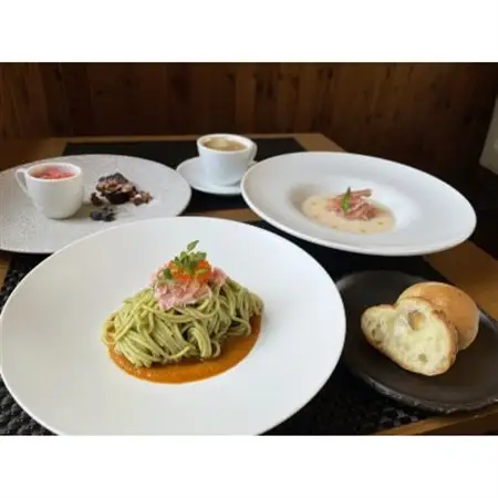 Corso pranzoのランチコース ペアお食事券+自家製パン(お土産)付き【1346615】