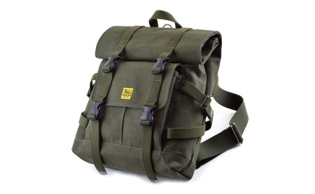 ちょっとミリタリーな感じの帆布のバックパック　バンナイズ 帆布 グリーン トート バッグ 背負う リュック ファッション カバン 