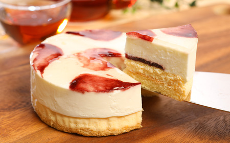 ケーキ 4号 「クリスマス用」山ぶどうWチーズケーキ