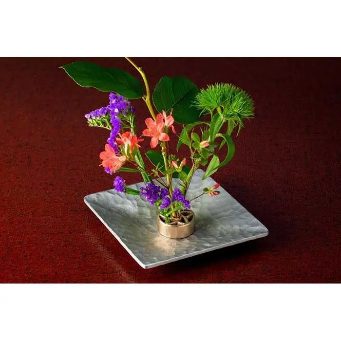 花をみずみずしく長持ち！銅合金製 針のない剣山と水盤のセット（Hana Sサイズ）