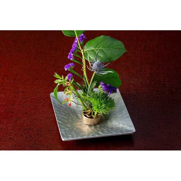 花をみずみずしく長持ち！銅合金製 針のない剣山と水盤のセット（Petal Sサイズ）