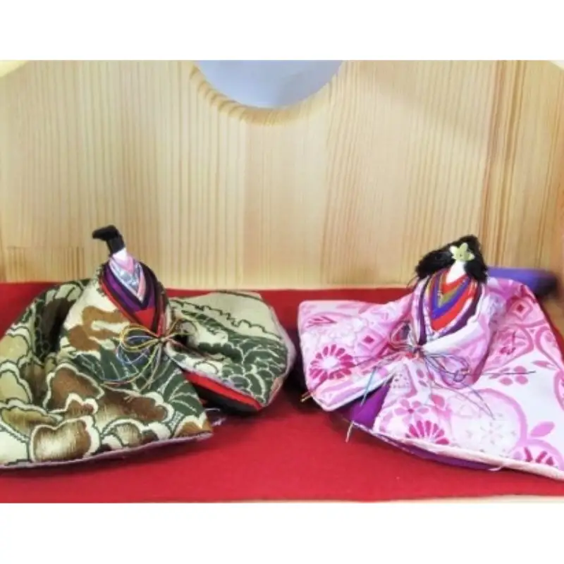 身近に置けるかわいい箱雛お花付きF【007C-093】