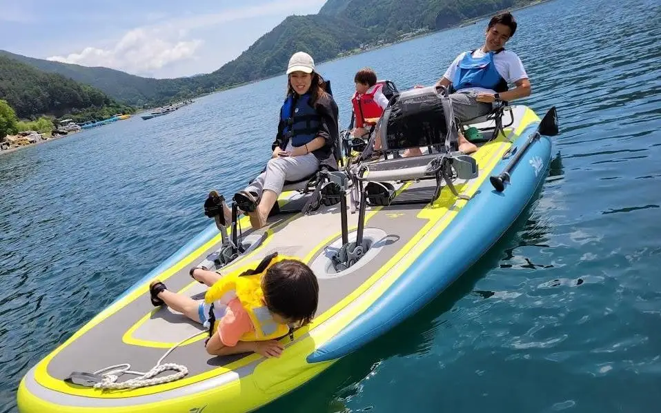 【HOBIEカヤック】カリフォルニア生まれの新感覚ミズアソビ体験｜ カヤック ボート 水遊び 体験 自然 富士山 湖 アクティビティ レジャー アウトドア
