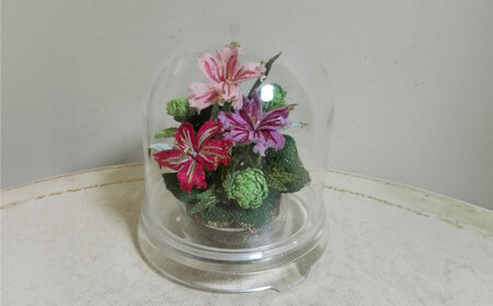 ドーム花器の花装飾（小）＜なでしこ・小菊＞　らんまん 花 雑貨 造花 インテリア お祝い ギフト 贈答 人気 送料無料 高知市 【花工房美呂】 [ATCO012]