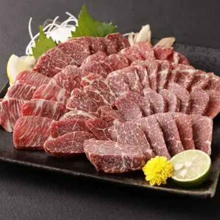 【カナダ産国内肥育】熊本直送　馬刺し　大トロ300g(益城町)【配送不可地域：離島】【1383618】