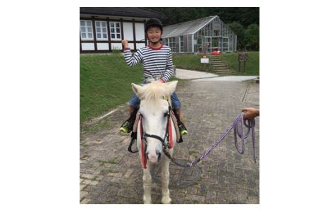 健康にいい！ 癒し効果もある！ 誰でも乗馬が楽しめる！ 引き馬無料券 _S55
