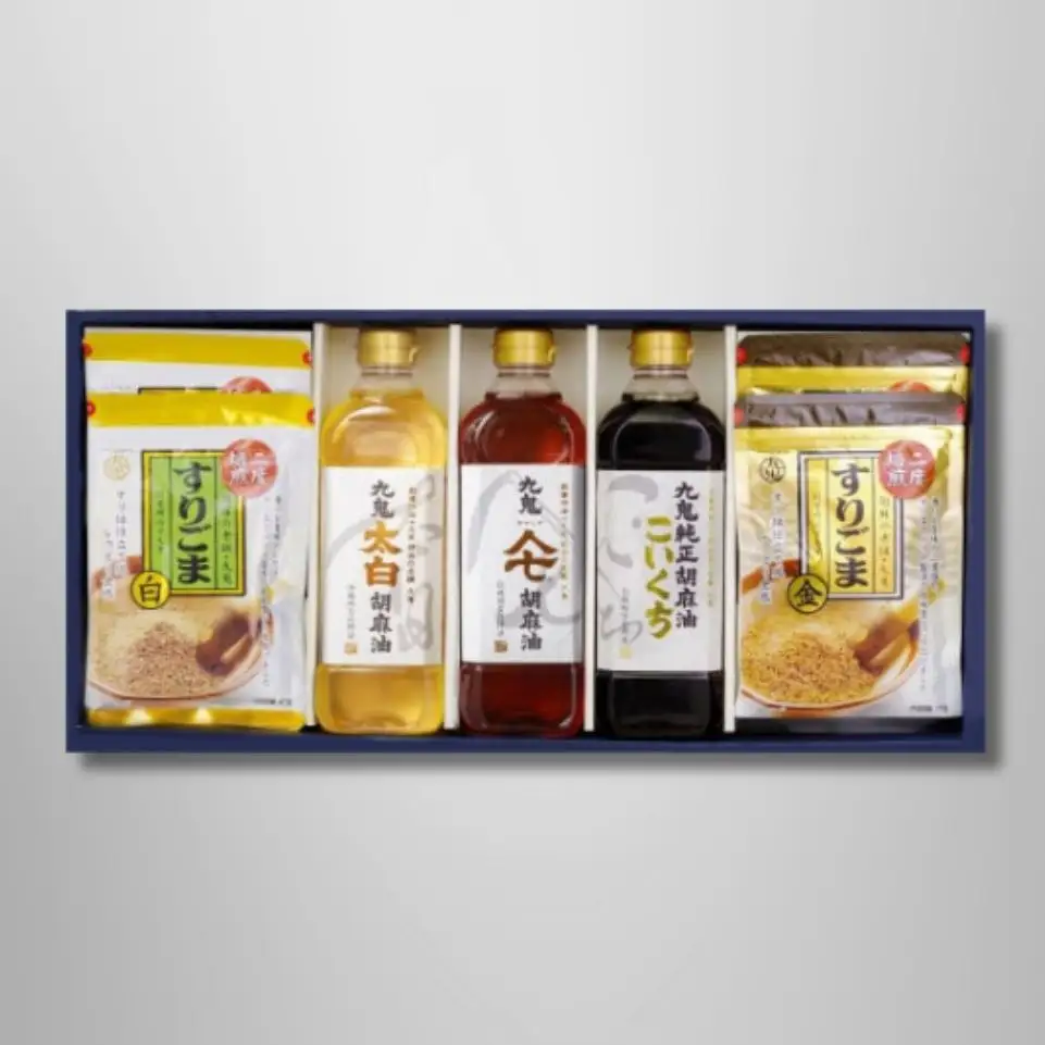 九鬼産業 ごま油三本＋すりごまセット 九鬼太白純正胡麻油 九鬼ヤマシチ純正胡麻油 九鬼純正胡麻油こいくち 600gﾍﾟｯﾄﾎﾞﾄﾙ 九鬼 二度焙煎すりごま 白 85g × 2袋 九鬼二度焙煎すりごま 金 70g × 2袋 セット 老舗 ゴマ油 胡麻油 ごま油 ドレッシング 調味料 料理 お祝い 贈答品 贈り物 ギフト ミシュラン 2つ星の割烹でも使用 四日市 四日市市 四日市市ふるさと納税