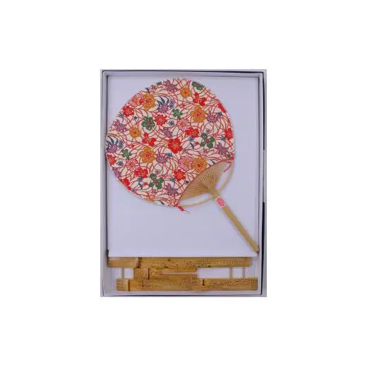 日永うちわ　香る（中）うちわ立て付Ａ　花と草ベージュ　№８
