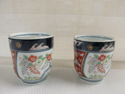 【伊万里焼】古伊万里藤花　大コップ・小コップセット 033-H463