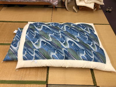 中級もめん綿入り布団　２枚　掛敷セット（お客様用に最適）向かい鶴柄【CW107W】