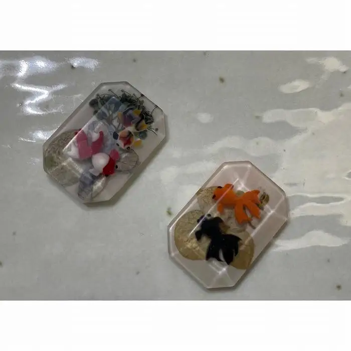 紫陽花のブローチ(スクエア金魚入り)
