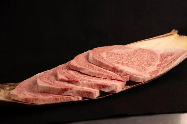 〈内山肉店〉雪温貯蔵にいがた和牛　リブロース芯ステーキ２５０ｇｘ５枚【高島屋 選定品】