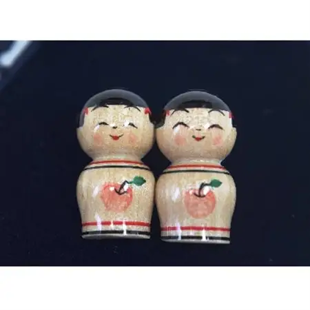 「こけス」イヤリング(りんごVer)_装飾品・工芸品     装飾品・工芸品 ピアス・イヤリング アクセサリー _【1238409】