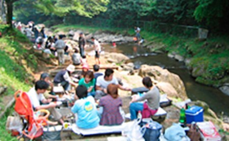 自然を満喫！渓流釣りと手ぶらでBBQセット (入場料 バーベキュー食材 道具セット 炭 着火剤 渓流釣り 貸し竿 エサ)[0480]