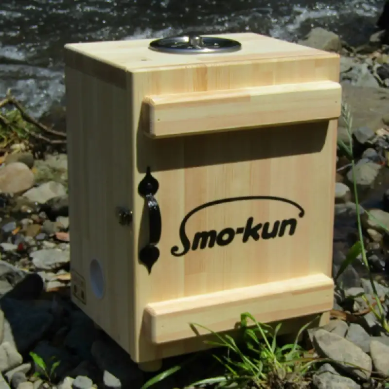 手作り木製燻製器「SMO-KUN」