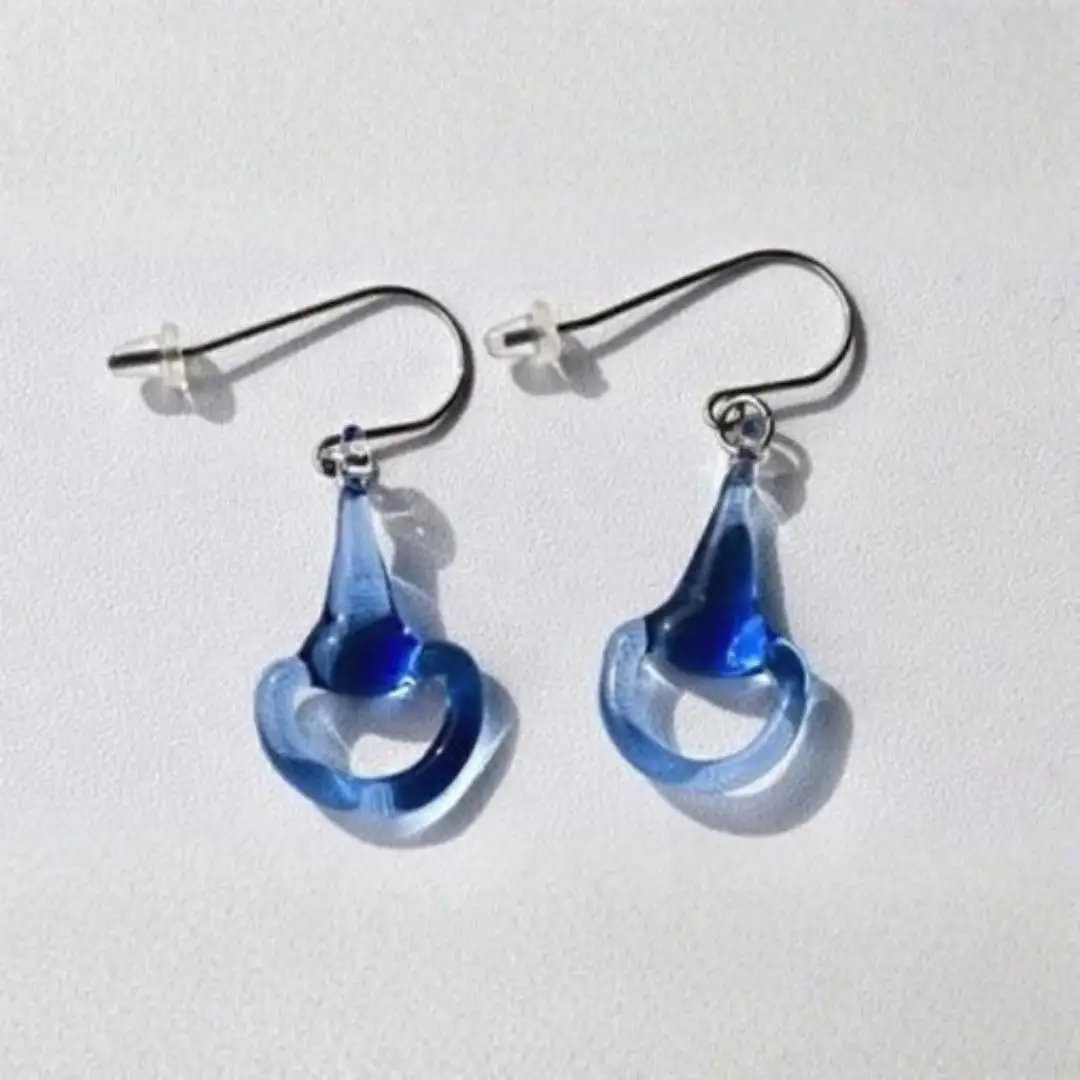 ハーフビットピアス BLUE(イヤリングに変更可) | ピアス アクセサリー