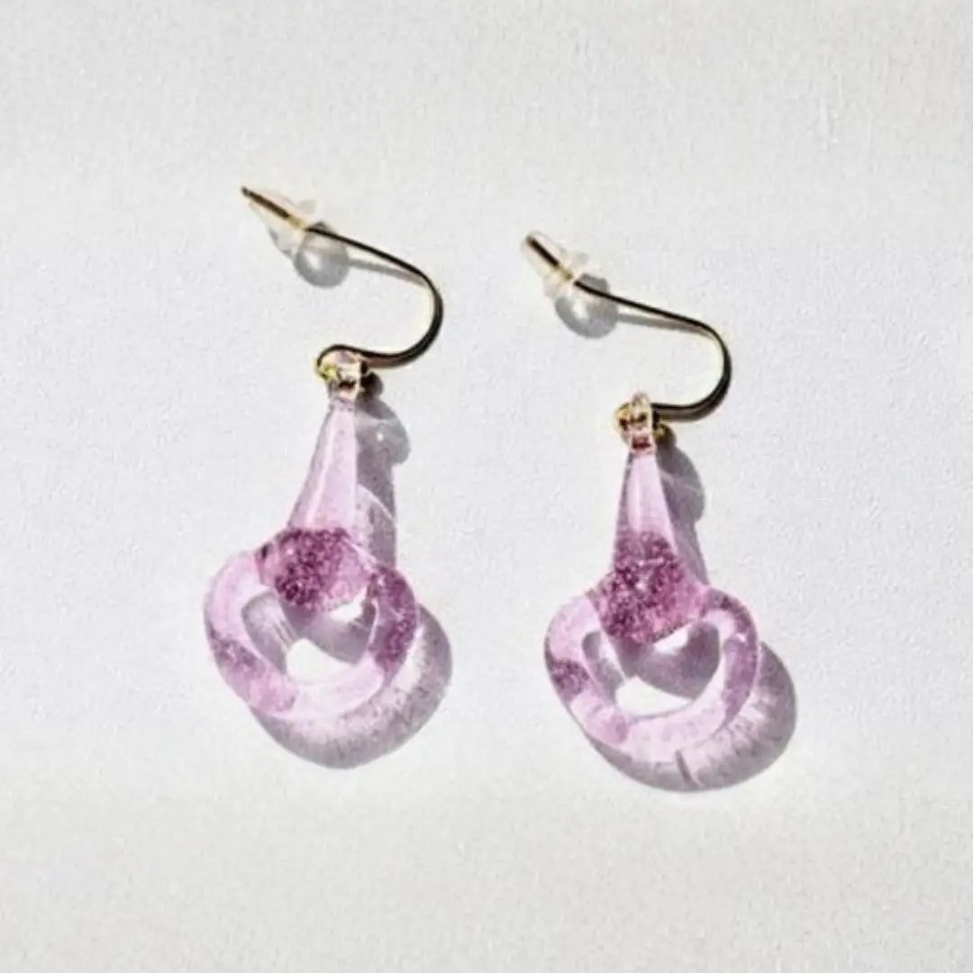 ハーフビットピアス PINK(イヤリングに変更可) | ピアス アクセサリー