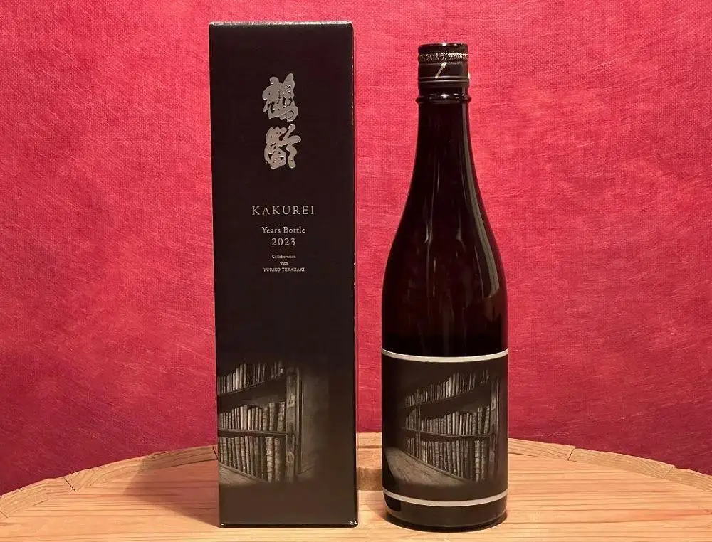 鶴齢とアートのコラボ企画「鶴齢イヤーズボトル2023」720ml×1｜新潟地酒