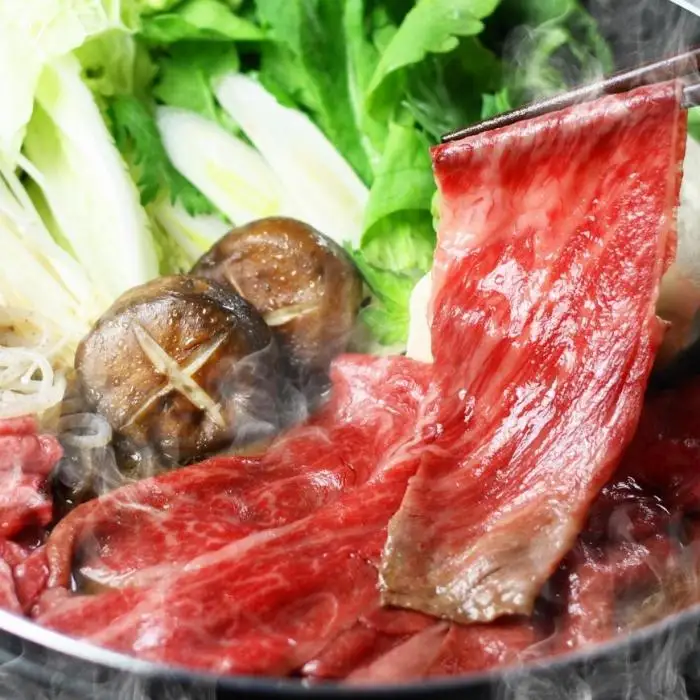 【定期便6回コース】博多和牛 ザブトンと肩ロース芯スライス  しゃぶしゃぶ・すき焼き用（300g×2）T217R