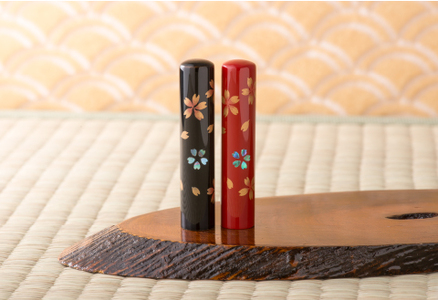 彫り士と蒔絵士の技術の融合『蒔絵印鑑12mm（うさぎ・さくら）』 朱色 さくら　はんこ 贈り物