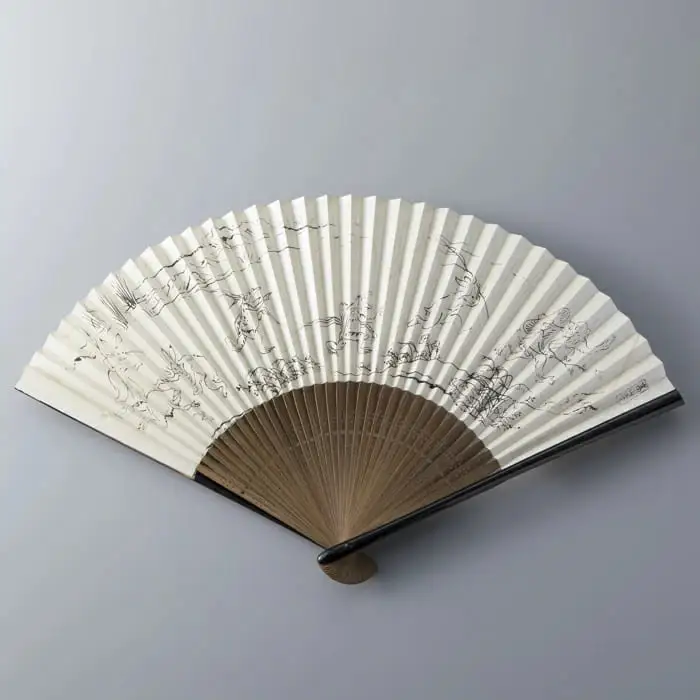 【L-574】鈴木扇子店 鳥獣戯画うるし画（親黒塗骨・仲唐木染骨・雲流紙） 7.2寸(約21.6cm）［高島屋選定品］