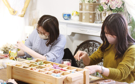 フラワー教室 手作りボタニカルキャンドル体験とお花がいっぱいのアトリエで記念撮影【キャンドルホルダー キャンドルケース キャンドル ボタニカル リラックス 癒し ギフト お祝い 岡山県 倉敷市 おすすめ 人気】