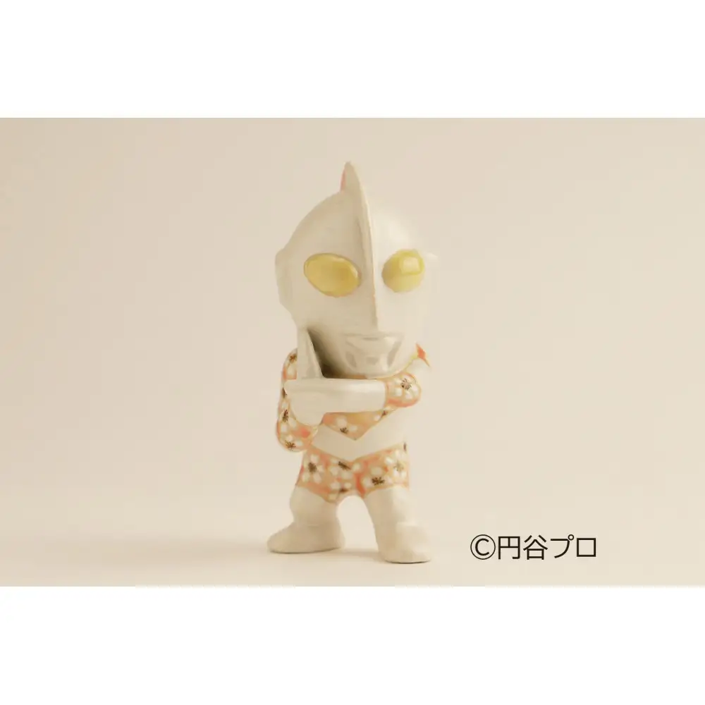 九谷焼　ウルトラマン　 宮本晄