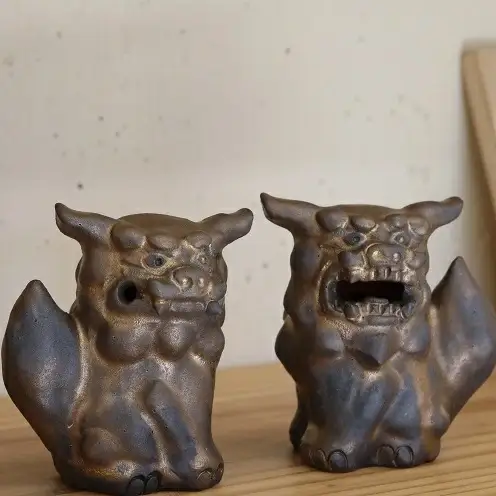 【datta.沖縄南の島陶芸工房】モダンシーサー＜燻し金色＞
