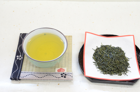農薬不使用、手摘み「放任茶」30g×5袋 (a15-386)
