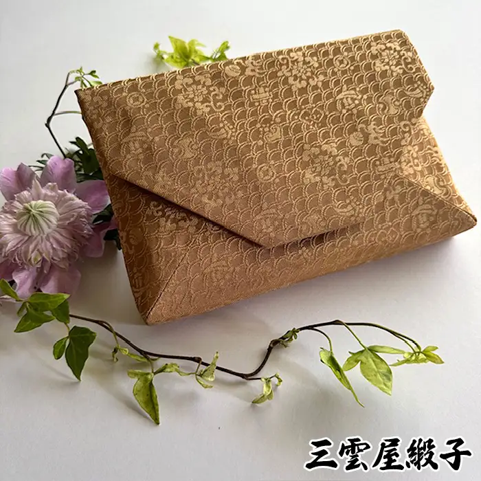No.432-02 【表地の柄：三雲屋緞子】数寄屋袋　和装バッグ　ポーチ　クラッチバッグ