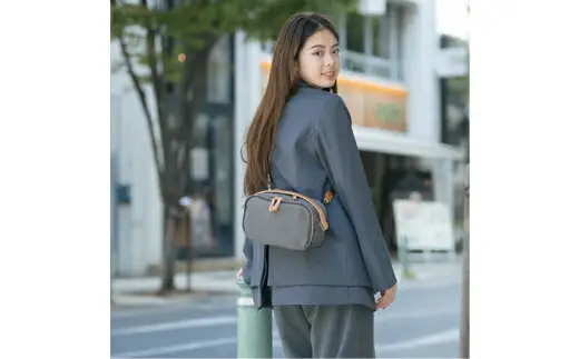 豊岡鞄 TUTUMU Rectangle S4600 グレー