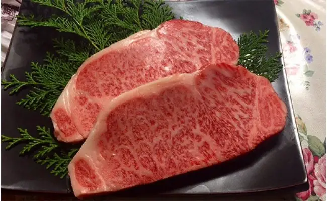 究極の但馬牛“但馬玄(たじまぐろ)”A5ランク サーロインステーキ 1kg（1枚200～250gのステーキ4～5枚程度）/ 牛肉 ステーキ 但馬牛 黒毛和牛 霜降り サーロイン ステーキ 肉 赤身【株式会社上田畜産 牛匠上田】