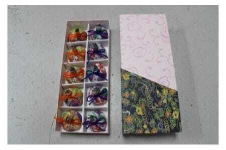 和菓子 栗づつみ 10個入り 渋皮栗 黒餡 白餡 贅沢仕立て スイーツ お茶請け お菓子 お茶うけ 常温保存 ギフト プレゼント 贈答用 贈答品 茨城県 石岡市 (E14-003)