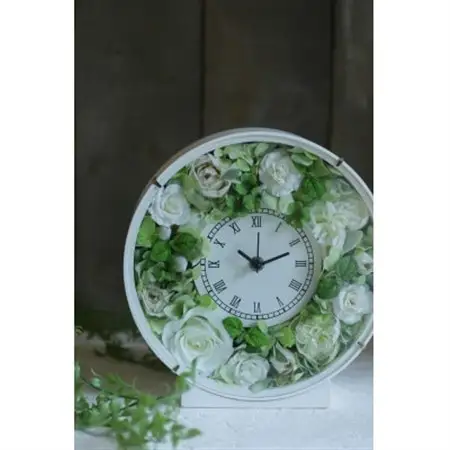 アーティフィシャルフラワー　八千代市のバラをモチーフに使った花時計 (白のベース×白グリーンの花)【1494315】