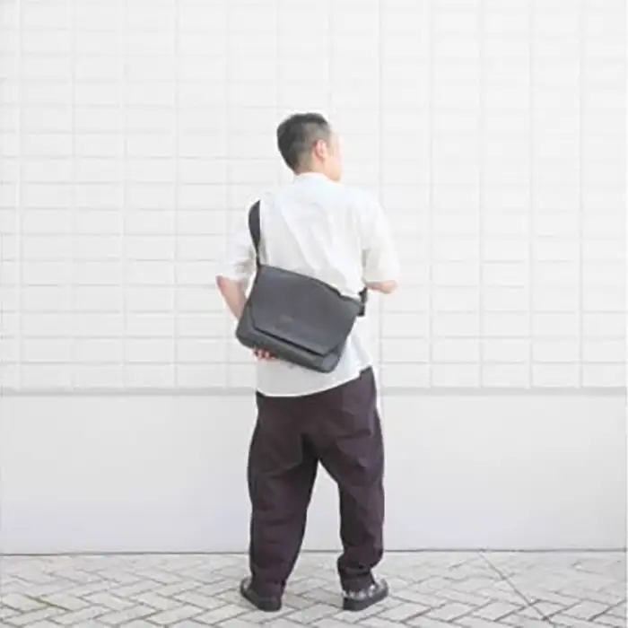 メッセンジャーバッグ C / ブラック E003C