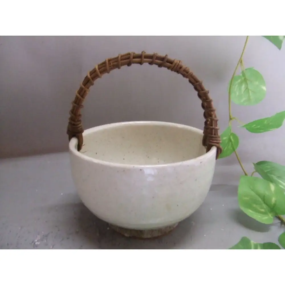 【信楽焼】つる付粉引無地花入れ・花瓶・　　花器 nha-044