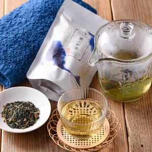 藍のお茶 ティーパック と 藍染め フェイスタオル の セット (お茶 30g・1.5g×20個×1袋、フェイスタオル×1枚) 詰め合わせ お茶 藍 ティーバッグ 茶 常温 飲み物 タオル【opby017】【尺間嶽酒店】