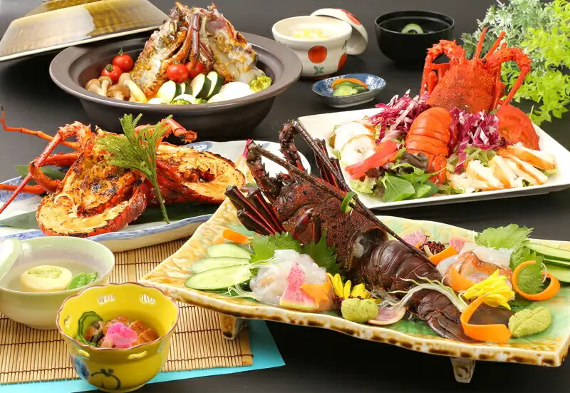 特大伊勢海老２尾使用！『常陸乃国いせ海老』プレミアム会席付　１泊２食ペア宿泊券【 茨城県 日立市 】