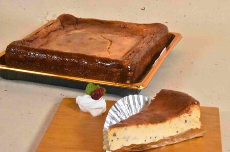えごまチーズケーキ　古民家カフェ 鍵屋　チーズケーキ えごま 冷凍 焼き菓子 スイーツ ギフト