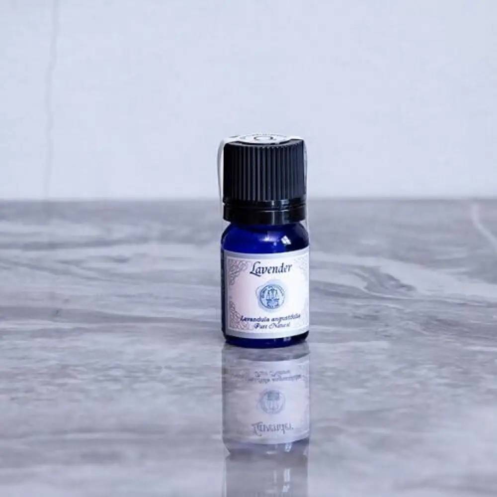 エッセンシャルオイル　ラベンダー10ml エッセンシャルオイル