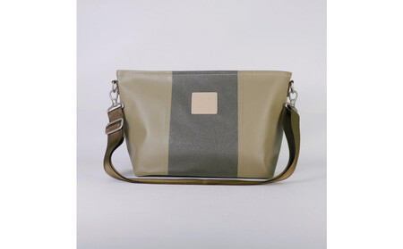 TENT BAG HENRY.02　防水ショルダーバッグ【カーキ】 AJU0006VC04