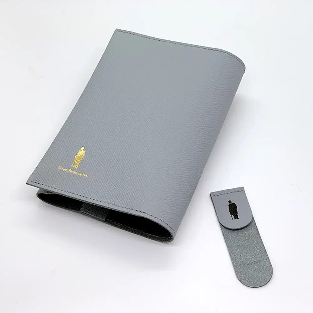 渋沢栄一翁 レザーブックカバー ＆ しおり セット （ ライトグレー ） ブックカバー 栞 レザー 文庫サイズ シンプル デザイン フランス革 牛革 革 革製品