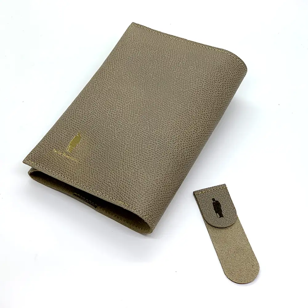 渋沢栄一翁 レザーブックカバー ＆ しおり セット （ グレージュ ） ブックカバー 栞 レザー 文庫サイズ シンプル デザイン フランス革 牛革 革 革製品
