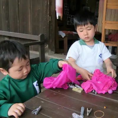 桶川産べに花でつくる体験「べに花染め」「べに花リース」