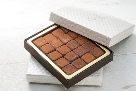生チョコレート 20コ入り2箱 | スイーツ デザート バレンタイン ギフト 濃厚 カカオ 春日井市 生チョコ