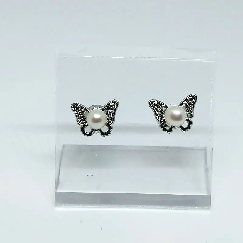 2202 真珠ピアス・バタフライ（淡水本真珠・ボタン） 贈り物 かわいい アクセサリー カジュアル オシャレ クリスマスプレゼント 蝶々
